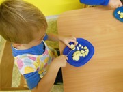 Kuchaři připravují bramborový salát